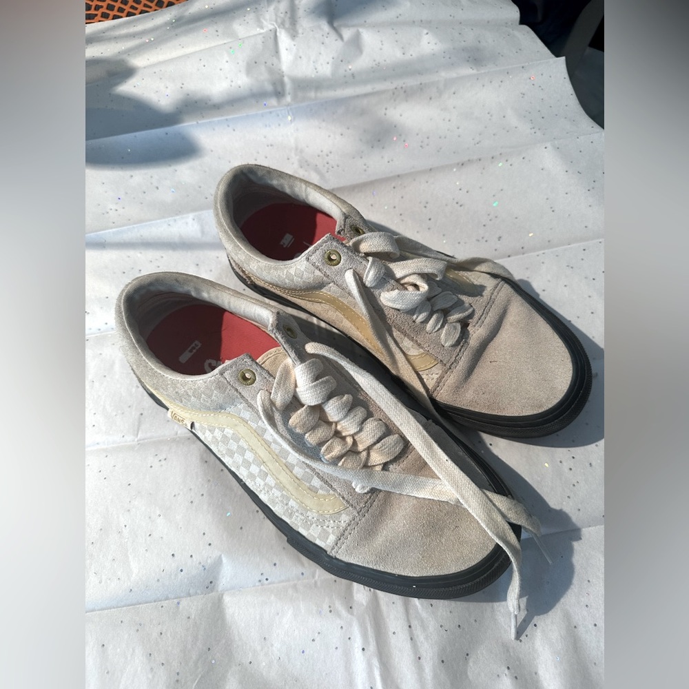 Van’s sneakers size 8 cream color